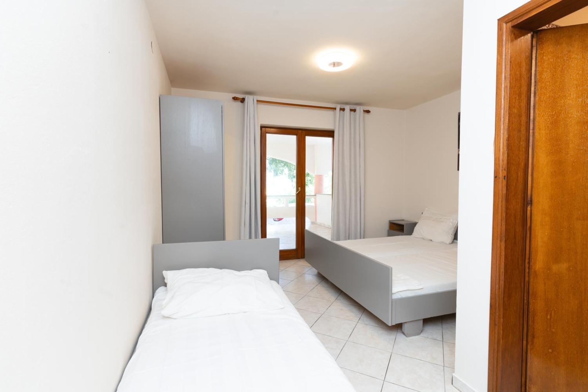 Villa Barbara Oasis Central Suite With Terrace Новаля Екстериор снимка