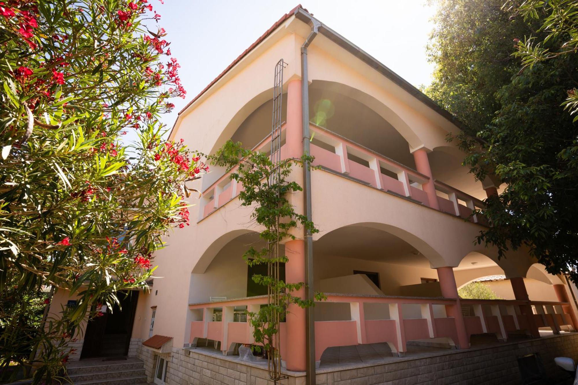 Villa Barbara Oasis Central Suite With Terrace Новаля Екстериор снимка